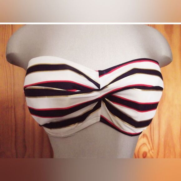 FigLeaves Santa Chuz Underwired Twist Bandeau Bkini Top Size 30D - Picture 1 of 8